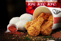 FAST gandeng keluarga Haji Isam lewat SFN untuk efisiensi pasokan ayam KFC di tengah boikot dan daya beli lemah. (Instagram.com. @kfcindonesia)