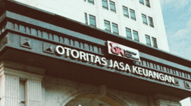Otoritas Jass Keuamgsn (OJK) OJK ingatkan publik jangan gampang percaya penawaran IPO yang catut logo resminya.