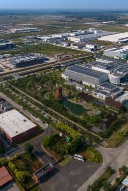 Deltamas Dihantui Sentimen Global, Tapi Data Center Selamatkan DMAS dari Tekanan