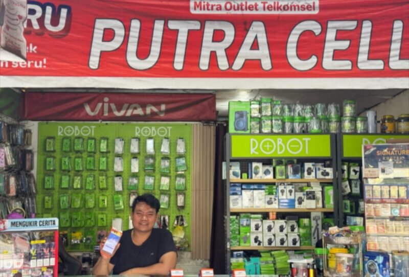 Dari toko pulsa, Sony Pranata sukses bangun 10 gerai AgenBRILink di Lahat. Kisah inspiratif ini buktikan peran AgenBRILink dorong inklusi keuangan dan ekonomi desa. (Dok. BRI)