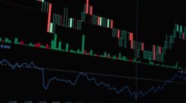 Ilustrasi grafis yang menunjukkan saham yang sedang dibeli kembali oleh perusahaan, merepresentasikan optimisme manajemen dan potensi peningkatan nilai bagi pemegang saham jangka panjang. Langkah ini seringkali menjadi sinyal positif bagi investor yang memahami strategi keuangan korporasi.